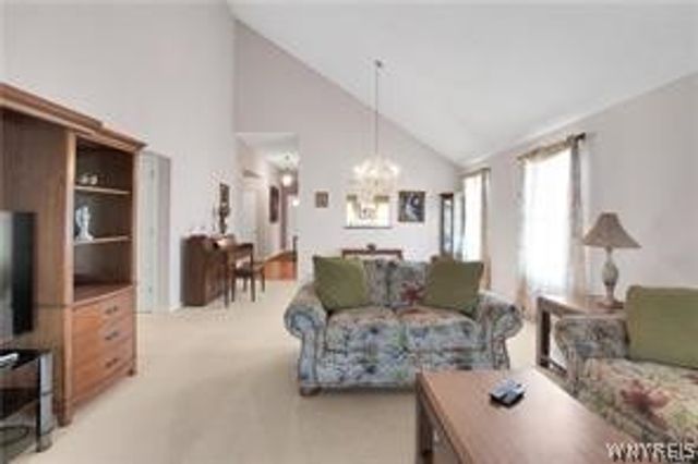 6 Glenfield Drive, West Seneca, NY 14224