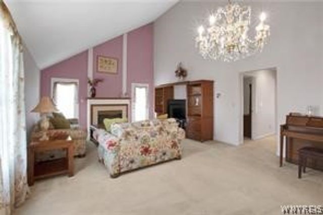 6 Glenfield Drive, West Seneca, NY 14224