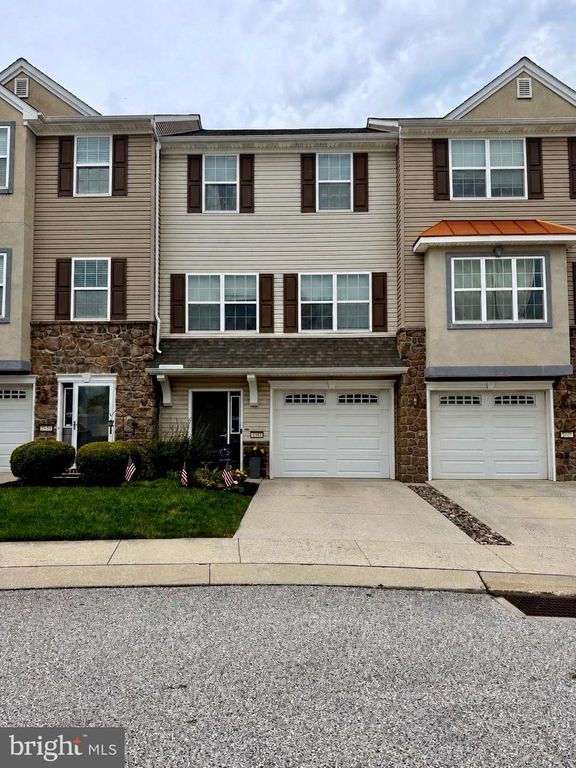 Image 1 of property listing at 2432 SCHULTZ WAY, York, PA 17402