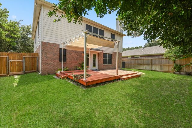 17502 S Summit Canyon Drive, Houston, TX 77095