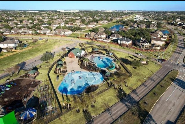 17502 S Summit Canyon Drive, Houston, TX 77095