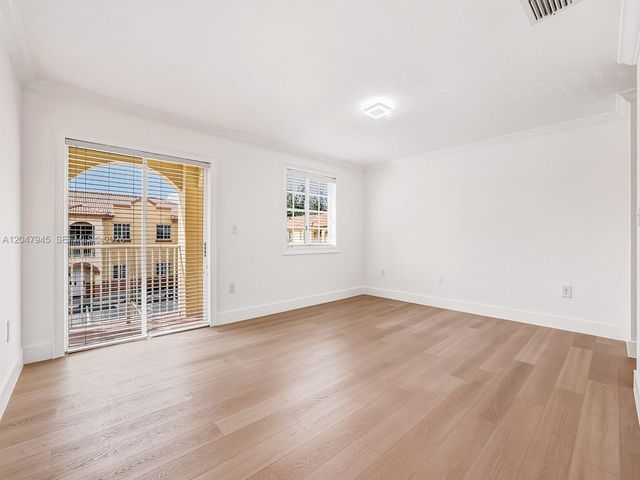 11475 NW 94th Place 3, Hialeah Gardens, FL 33018