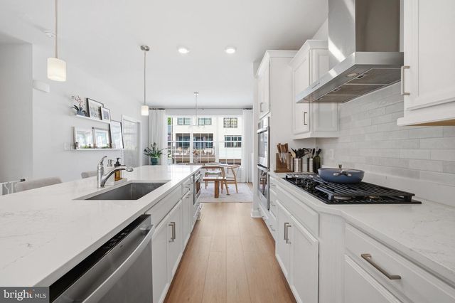 12561 TODD LN, Fairfax, VA 22033
