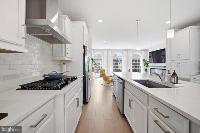 12561 TODD LN, Fairfax, VA 22033