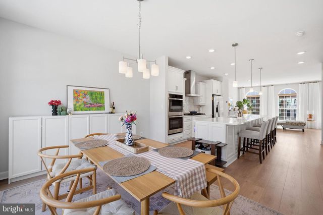 12561 TODD LN, Fairfax, VA 22033