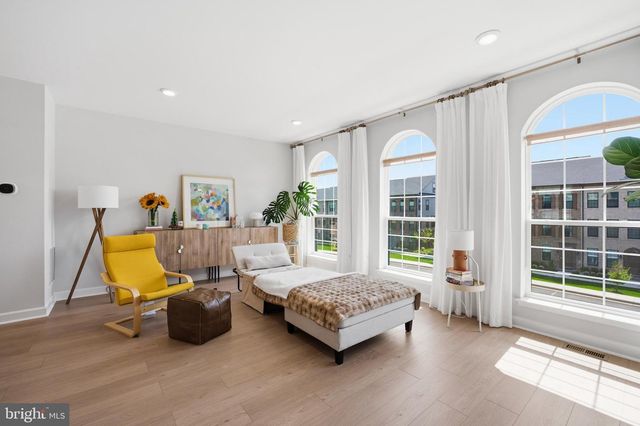 12561 TODD LN, Fairfax, VA 22033