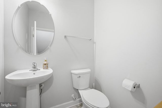 12561 TODD LN, Fairfax, VA 22033