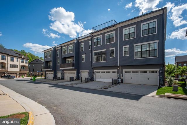12561 TODD LN, Fairfax, VA 22033