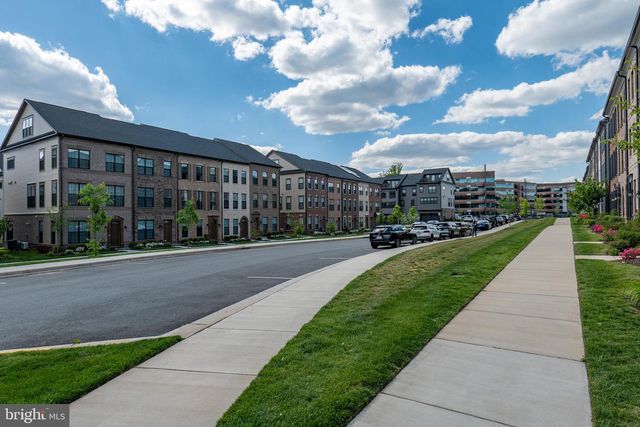 12561 TODD LN, Fairfax, VA 22033