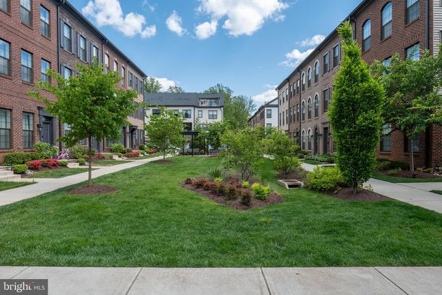 12561 TODD LN, Fairfax, VA 22033