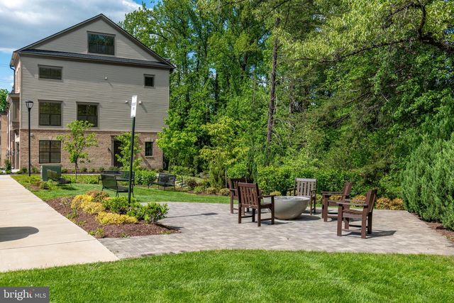 12561 TODD LN, Fairfax, VA 22033
