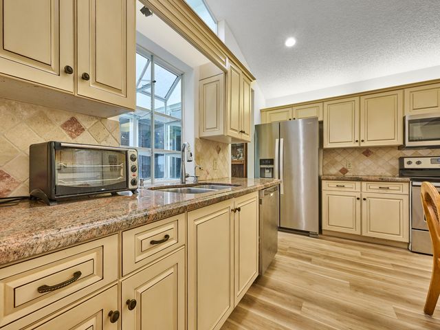 6093 Bay Isles Drive, Boynton Beach, FL 33437