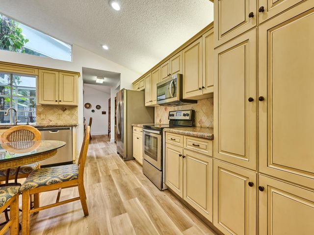 6093 Bay Isles Drive, Boynton Beach, FL 33437