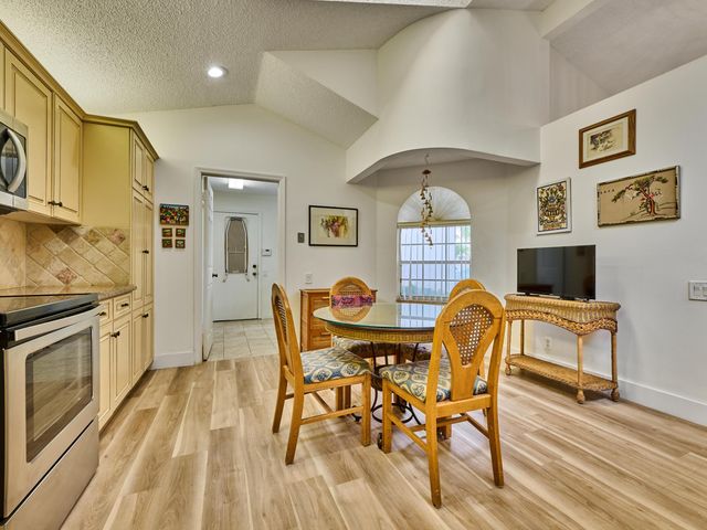 6093 Bay Isles Drive, Boynton Beach, FL 33437