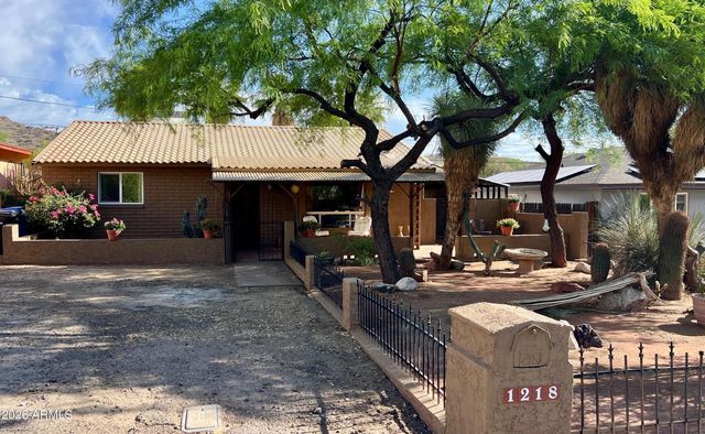 1218 E SHANGRI LA Road, Phoenix, AZ 85020