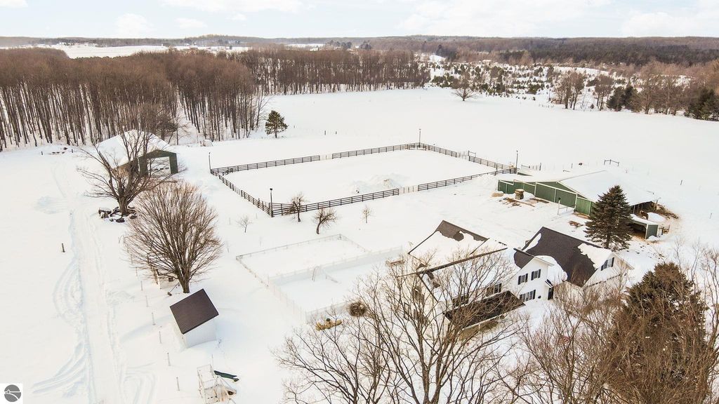 Image 4 of property listing at 8382 SW Hudson Road, Fife Lake, MI 49633