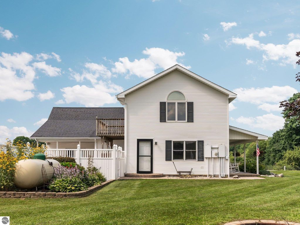 Image 74 of property listing at 8382 SW Hudson Road, Fife Lake, MI 49633