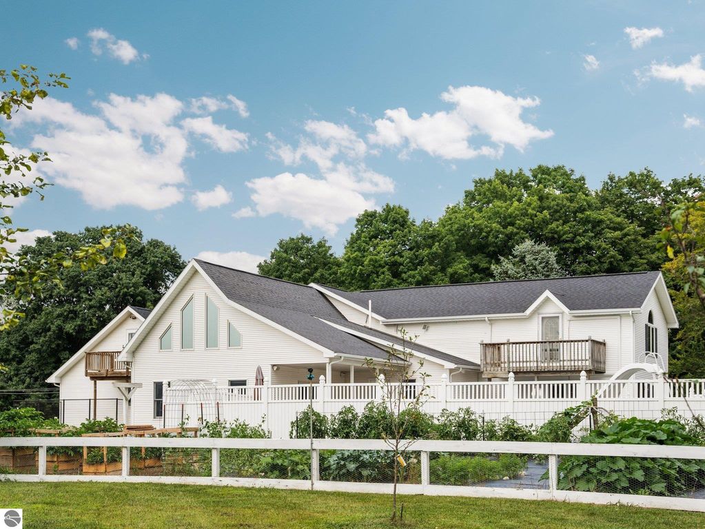 Image 80 of property listing at 8382 SW Hudson Road, Fife Lake, MI 49633