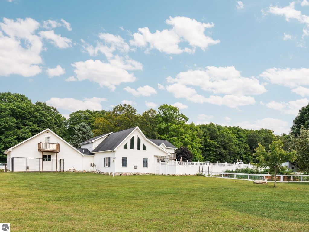 Image 83 of property listing at 8382 SW Hudson Road, Fife Lake, MI 49633