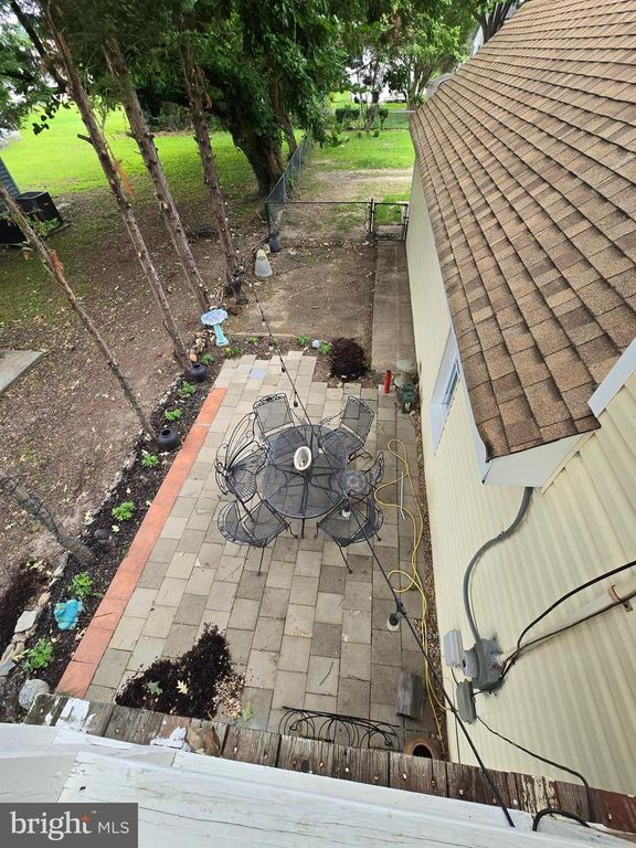 214 DENNISON ST, Colonial Beach, VA 22443