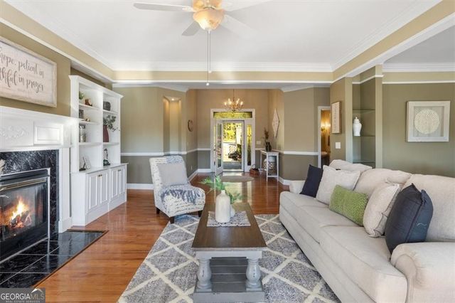 55 Rocky Circle NE, White, GA 30184