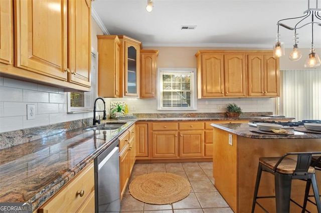 55 Rocky Circle NE, White, GA 30184