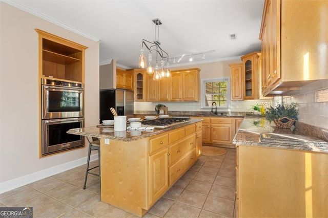 55 Rocky Circle NE, White, GA 30184