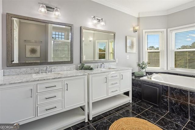 55 Rocky Circle NE, White, GA 30184