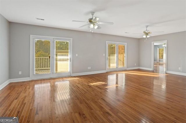 55 Rocky Circle NE, White, GA 30184