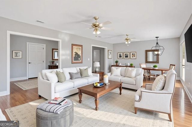 55 Rocky Circle NE, White, GA 30184