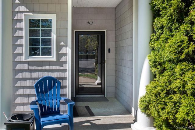 405 Okeefe Court, Oakdale, NY 11769