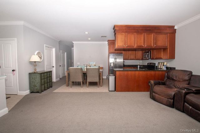 405 Okeefe Court, Oakdale, NY 11769