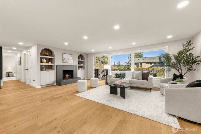 2404 127th Avenue SE, Bellevue, WA 98005