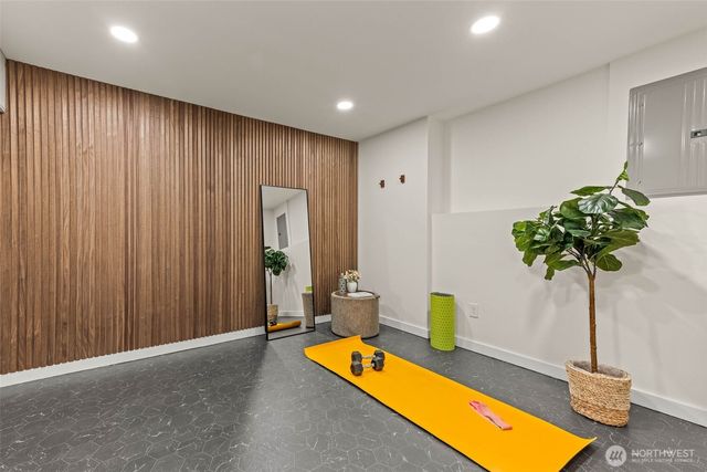 2404 127th Avenue SE, Bellevue, WA 98005