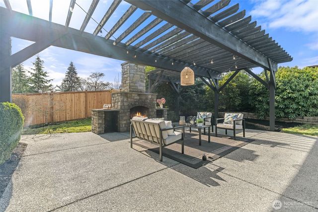 2404 127th Avenue SE, Bellevue, WA 98005