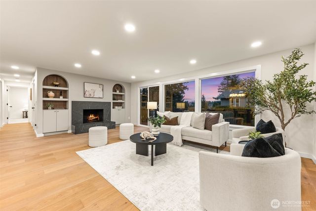 2404 127th Avenue SE, Bellevue, WA 98005