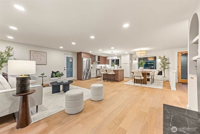 2404 127th Avenue SE, Bellevue, WA 98005