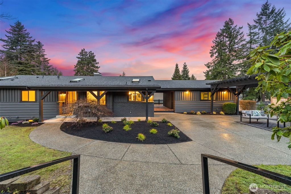 2404 127th Avenue SE, Bellevue, WA 98005