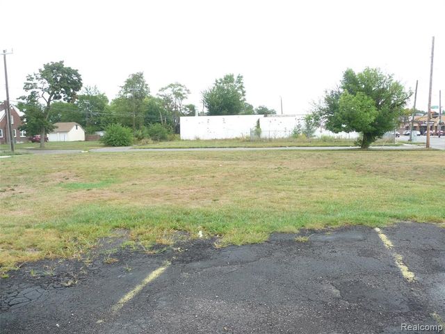 7111 E 7 Mile East Road, Detroit, MI 48234