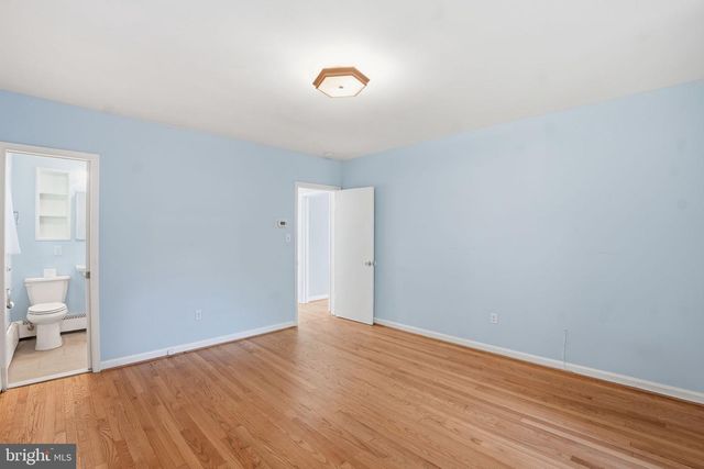 2913 CLEAVE DR, Falls Church, VA 22042