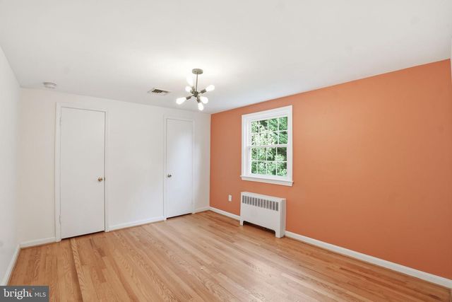 2913 CLEAVE DR, Falls Church, VA 22042