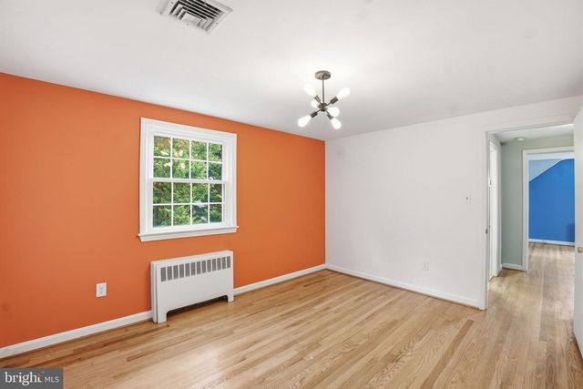 2913 CLEAVE DR, Falls Church, VA 22042