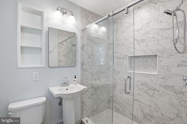 2913 CLEAVE DR, Falls Church, VA 22042