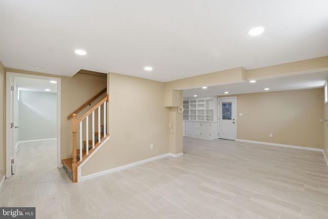 2913 CLEAVE DR, Falls Church, VA 22042