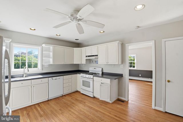 2913 CLEAVE DR, Falls Church, VA 22042