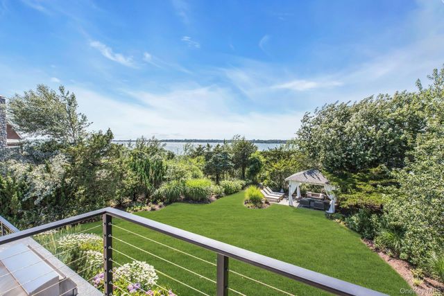 29 Tiana Circle, Hampton Bays, NY 11946