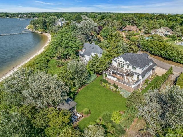 29 Tiana Circle, Hampton Bays, NY 11946