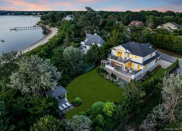 29 Tiana Circle, Hampton Bays, NY 11946