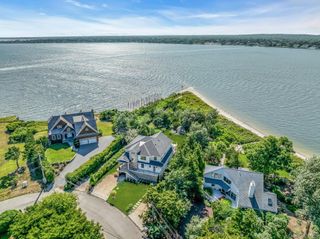 29 Tiana Circle, Hampton Bays, NY 11946