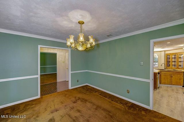 105 Robinhood Road, Vicksburg, MS 39180